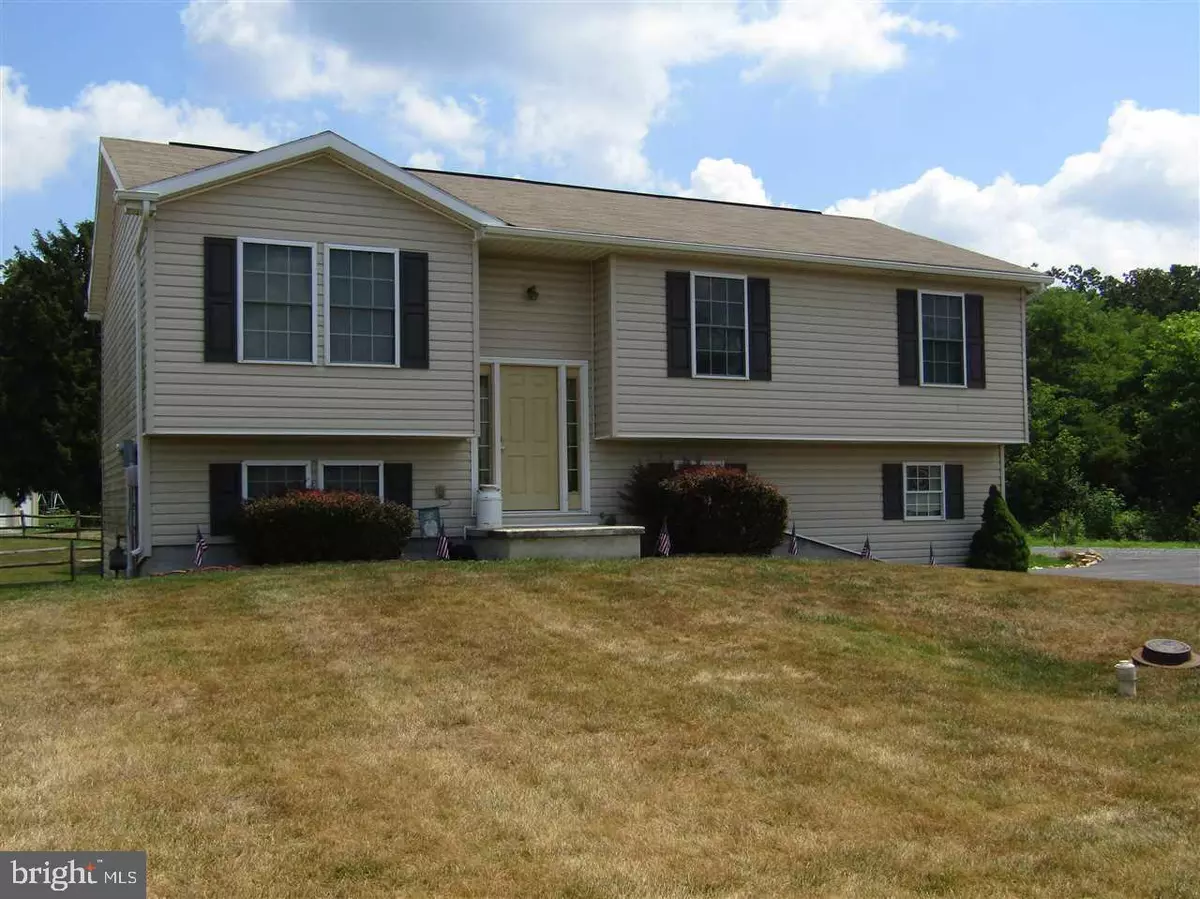 Shippensburg, PA 17257,396 MACINTOSH CT