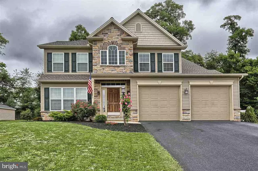 220 HOPE DR, Boiling Springs, PA 17007