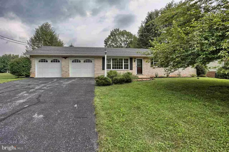 943 CLIFTON HEIGHTS RD, Hummelstown, PA 17036