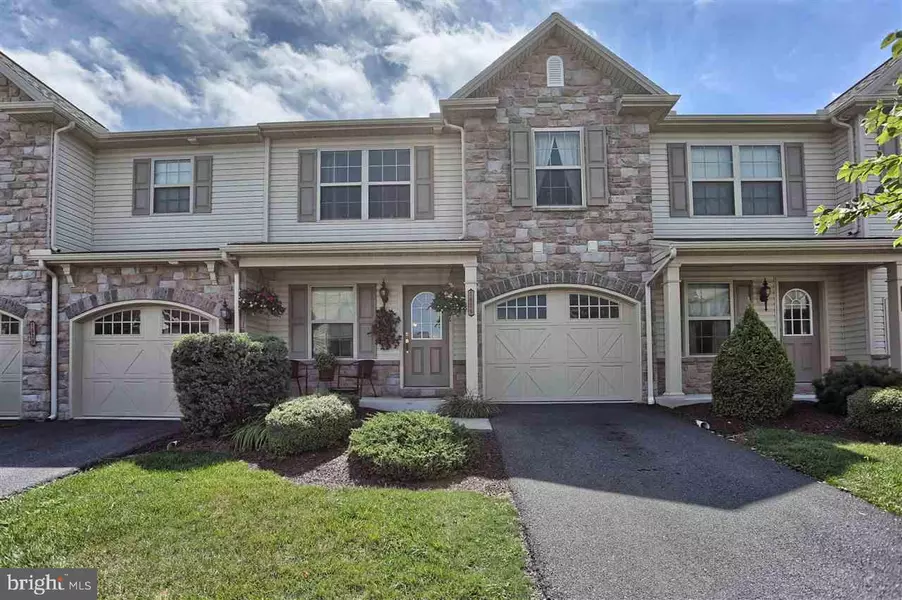 1826 VISTA DR, Mechanicsburg, PA 17055