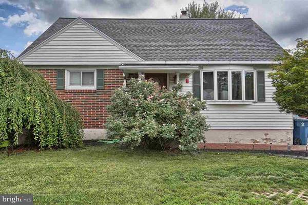 323 S SPORTING HILL RD, Mechanicsburg, PA 17050