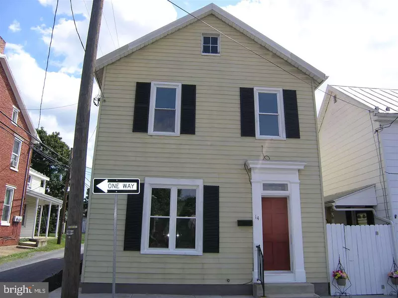 14 E LOCUST ST, Mechanicsburg, PA 17055