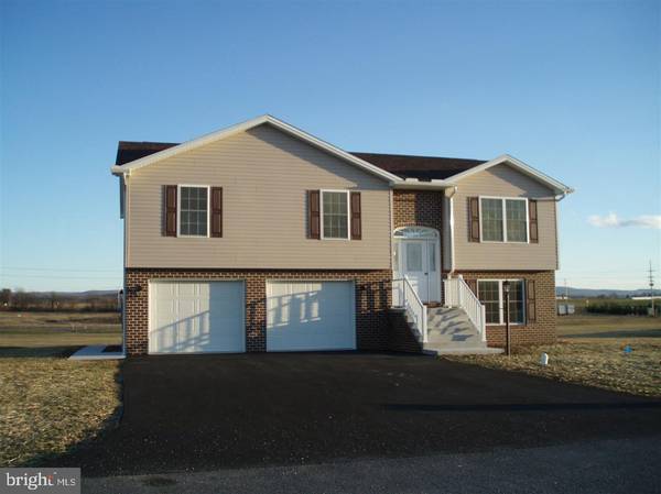 45 NOBLE DR, Shippensburg, PA 17257