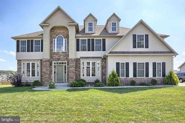 215 HOPE DR, Boiling Springs, PA 17007