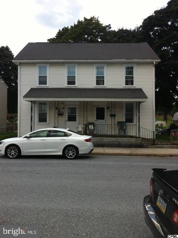 203 & 205 CHESTNUT ST, Mt Holly Springs, PA 17065