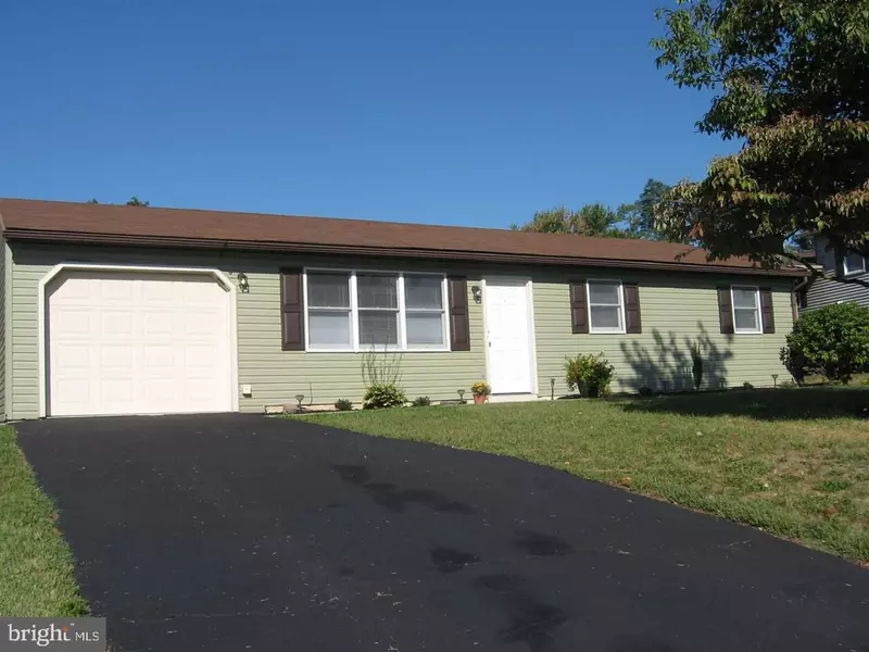 2110 PINEVIEW CIR, Dover, PA 17315