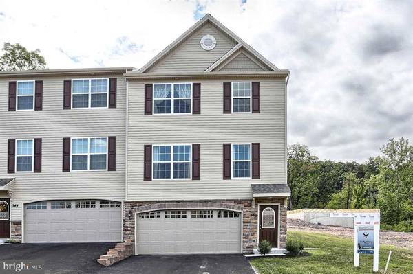 354 WEATHERSTONE DR, New Cumberland, PA 17070