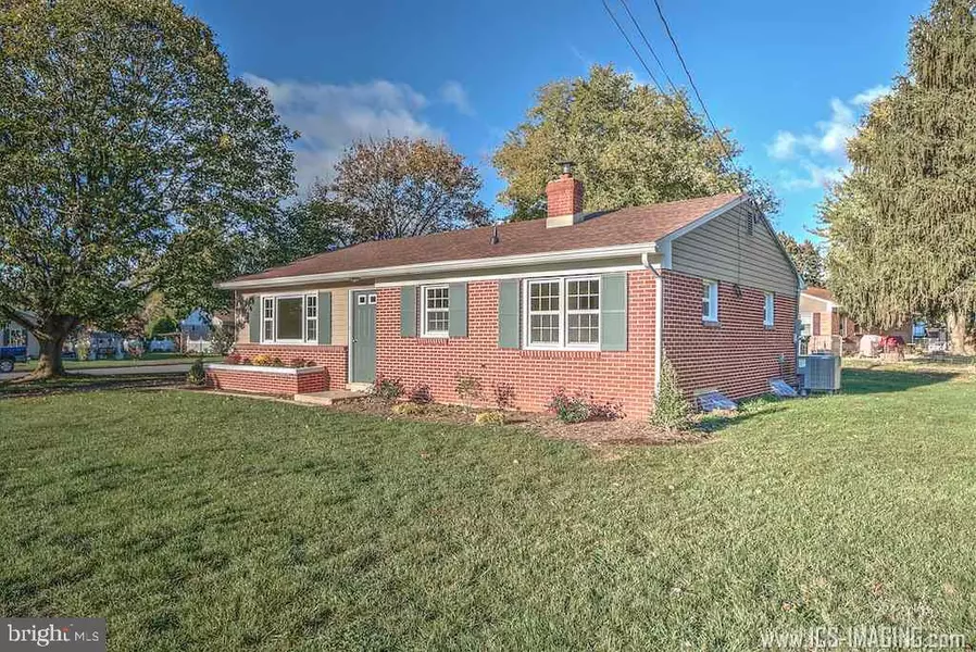 12 ANNENDALE DR, Carlisle, PA 17015