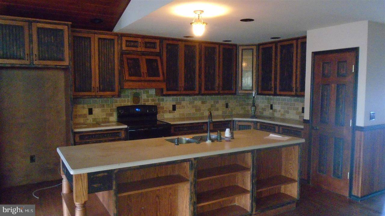 Harrisburg, PA 17110,3204 ELMWOOD DR