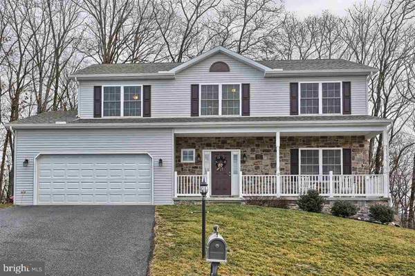 12 DOGWOOD TER, Dillsburg, PA 17019