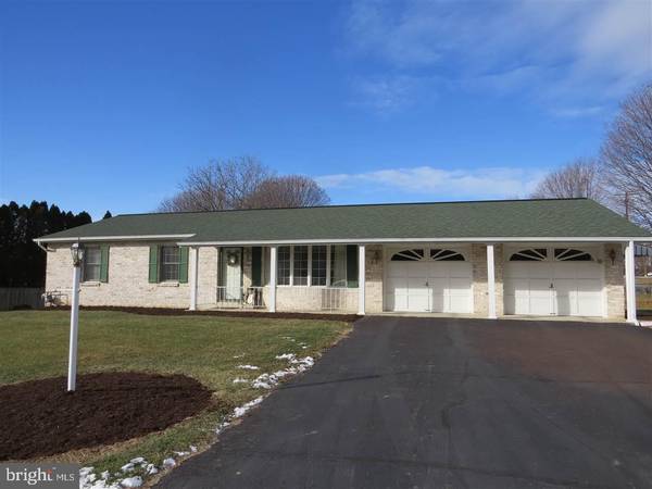 1 W COUNTRYSIDE DR, Boiling Springs, PA 17007