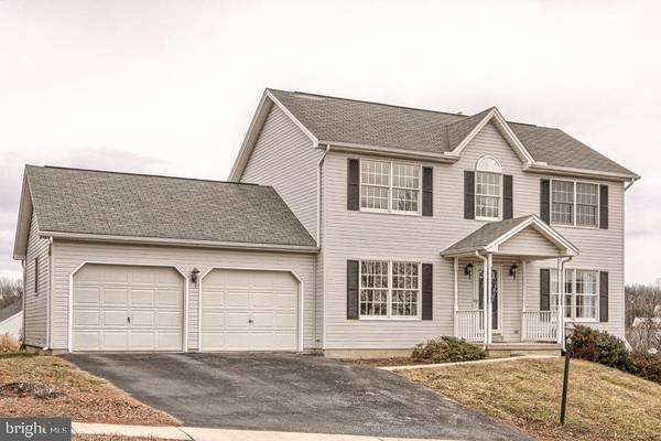 2412 DEERVIEW DR, Mechanicsburg, PA 17055