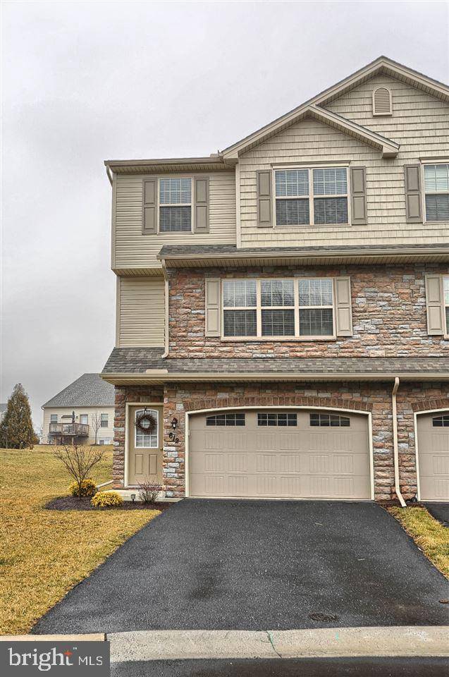 Mechanicsburg, PA 17055,612 KESWICK CT