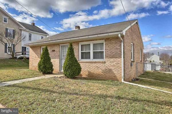 438 S YORK ST, Mechanicsburg, PA 17055