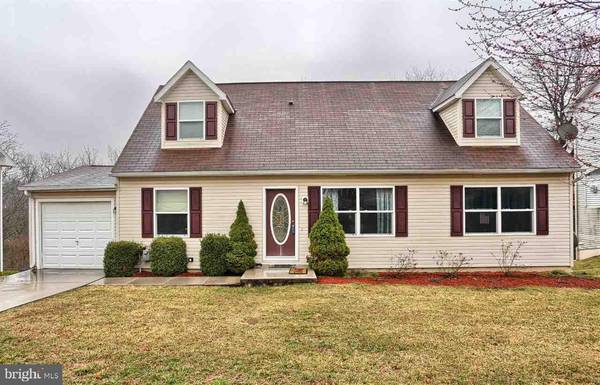 2413 ROLLING HILLS DR, Mechanicsburg, PA 17055