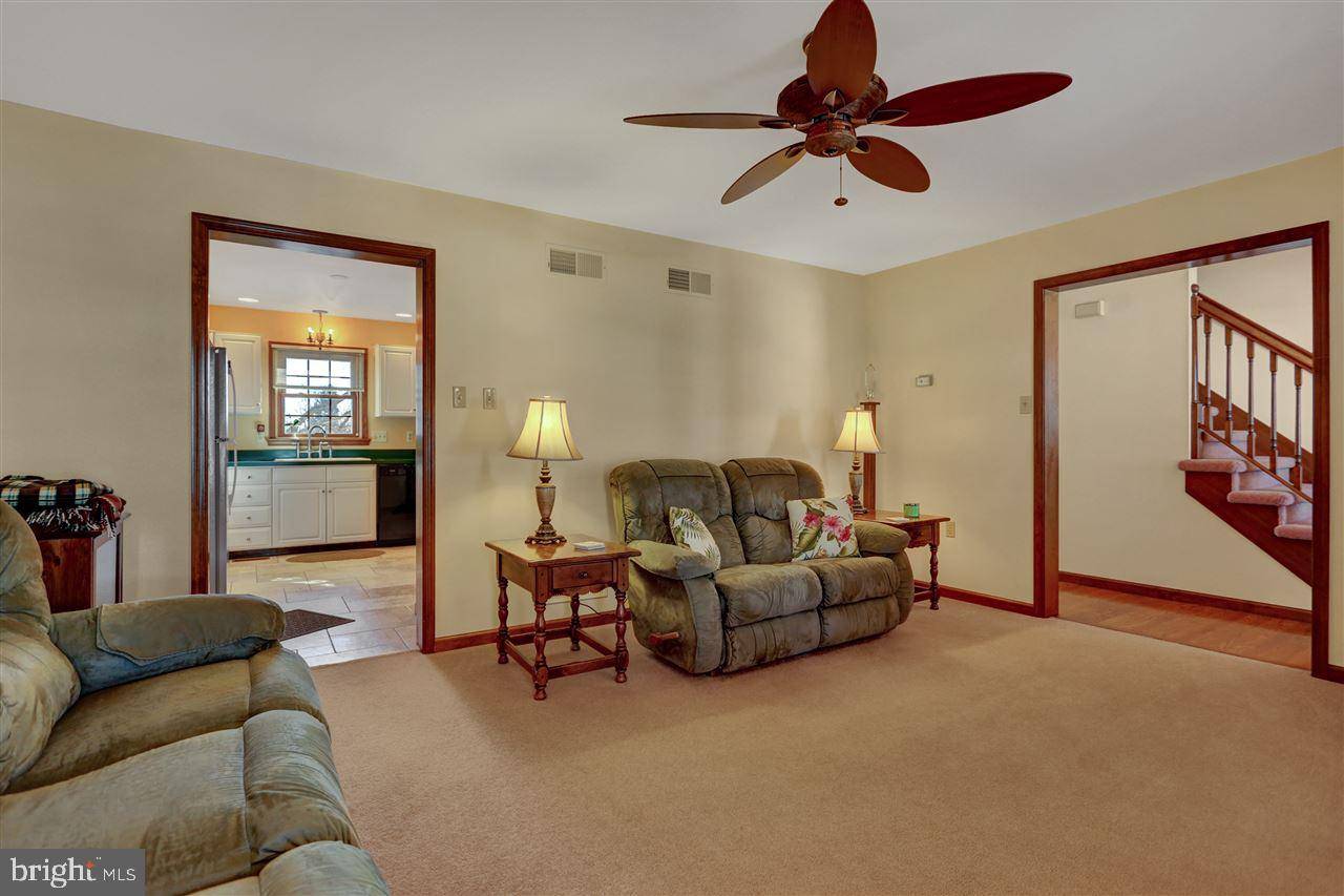 Mechanicsburg, PA 17055,6 DEWBERRY CT