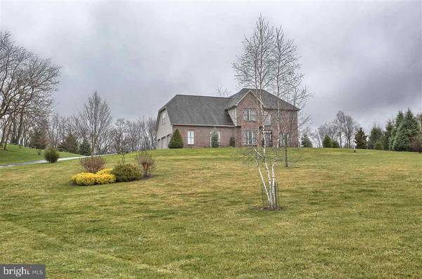 7 NORTHSIDE CT, Dillsburg, PA 17019