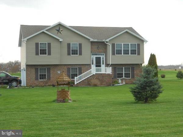 158 CROSSROAD SCHOOL RD, Newville, PA 17241