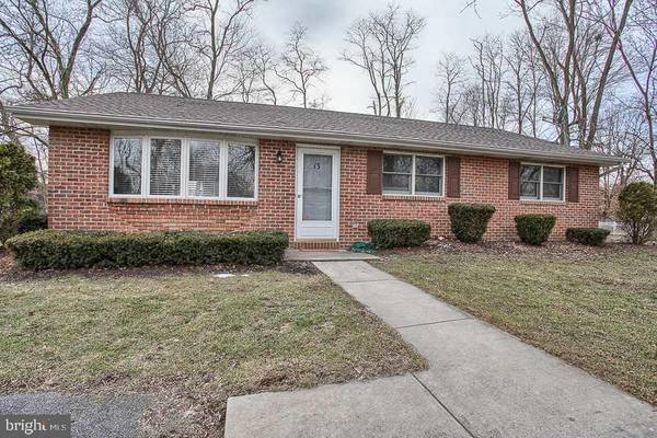 13 MIDLAND DR, Mt Holly Springs, PA 17065