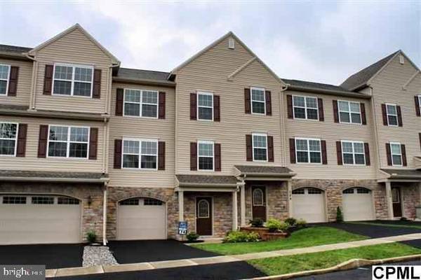 302 WEATHERSTONE DR, New Cumberland, PA 17070