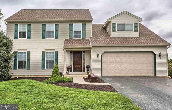 11 COBBLESTONE DR, Carlisle, PA 17015