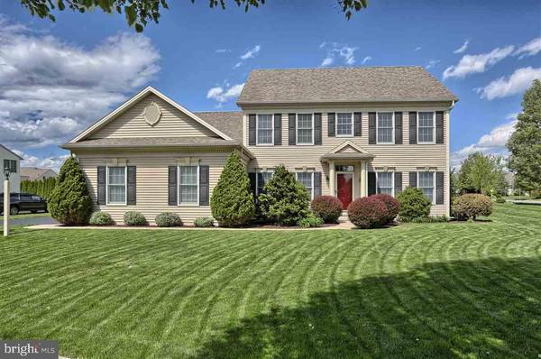 2215 PACKARD CIR, Hummelstown, PA 17036