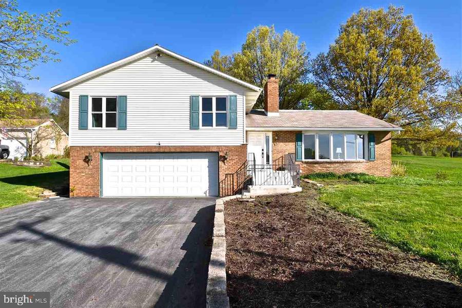 1671 LANDVATER RD, Hummelstown, PA 17036