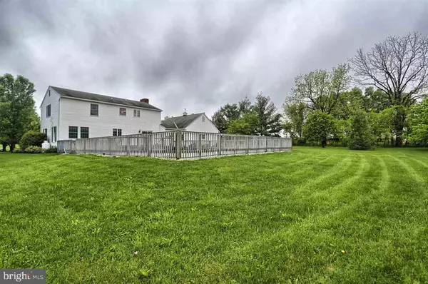 Carlisle, PA 17015,4 FARM LN