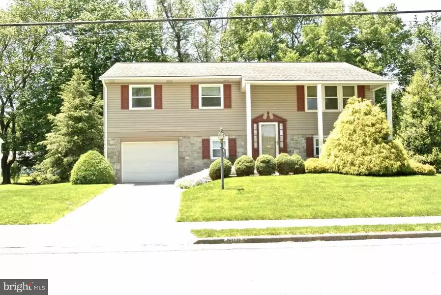 606 HENRY ST, Mechanicsburg, PA 17055