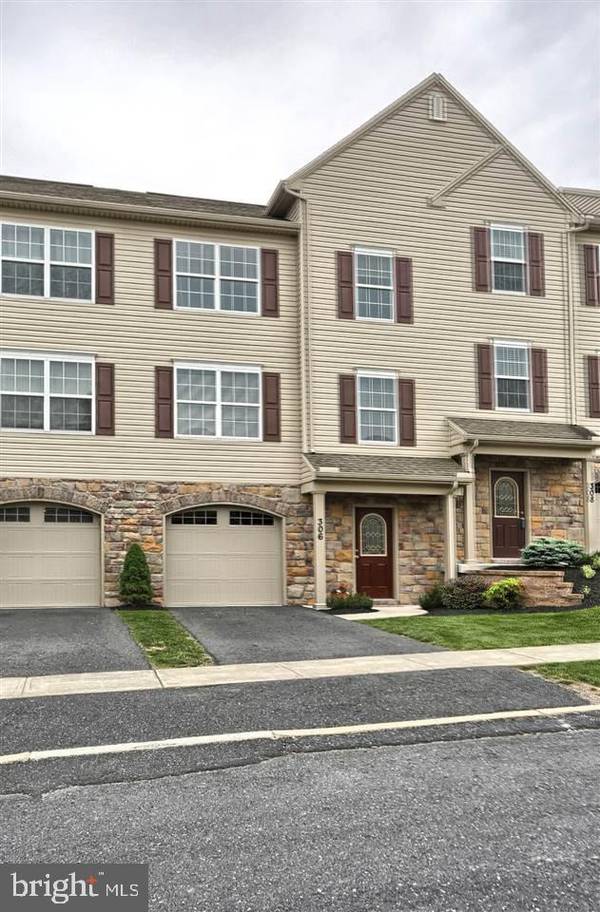 306 WEATHERSTONE DR, New Cumberland, PA 17070