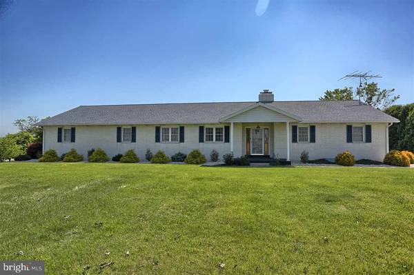 81 WINDYHILL RD, Newville, PA 17241