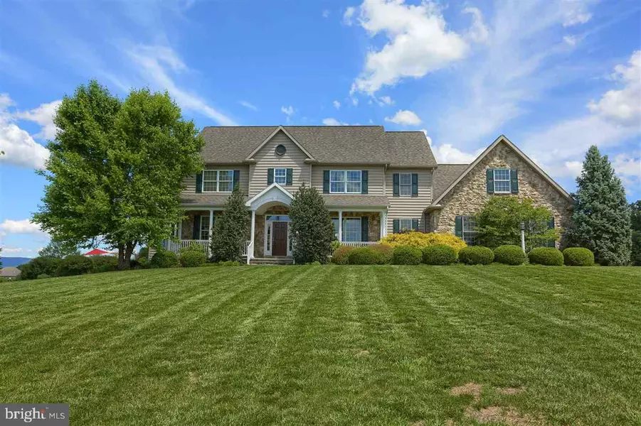 4 WINCHESTER CT, Mechanicsburg, PA 17050