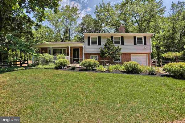 123 YELLOW BREECHES DR, Camp Hill, PA 17011