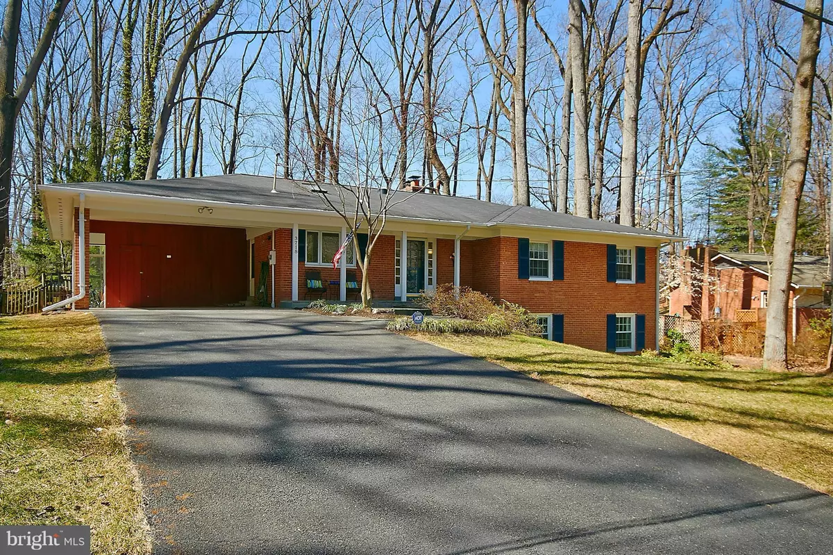 Falls Church, VA 22041,3718 WOODLAND CIR