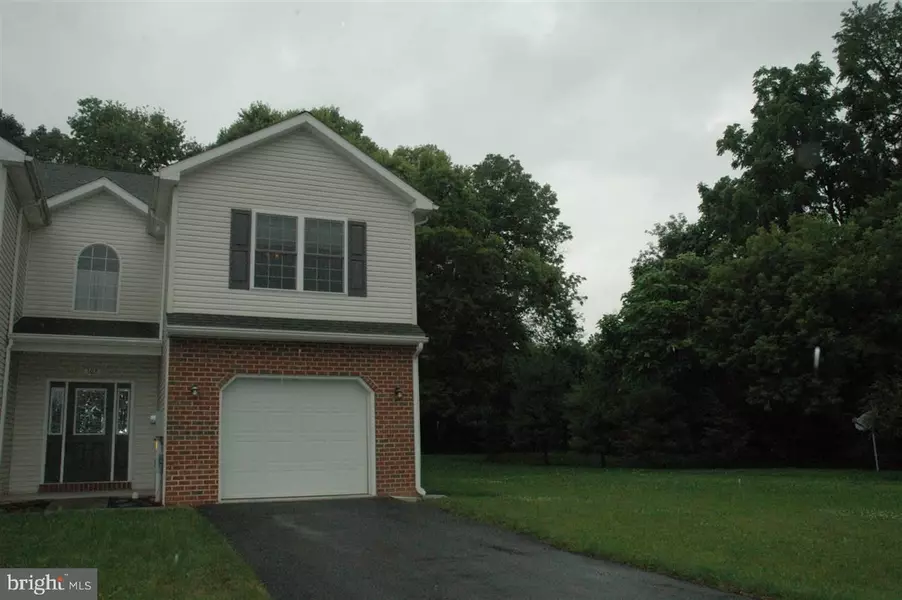 102 SABLE DR, Carlisle, PA 17013