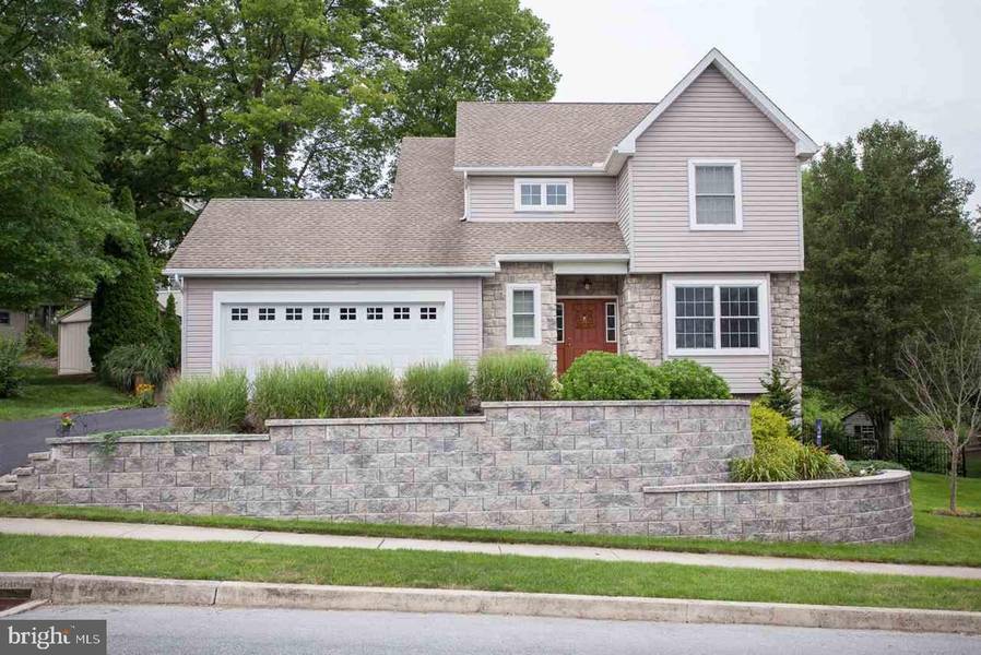 11 SWEET ARROW DR, Hummelstown, PA 17036