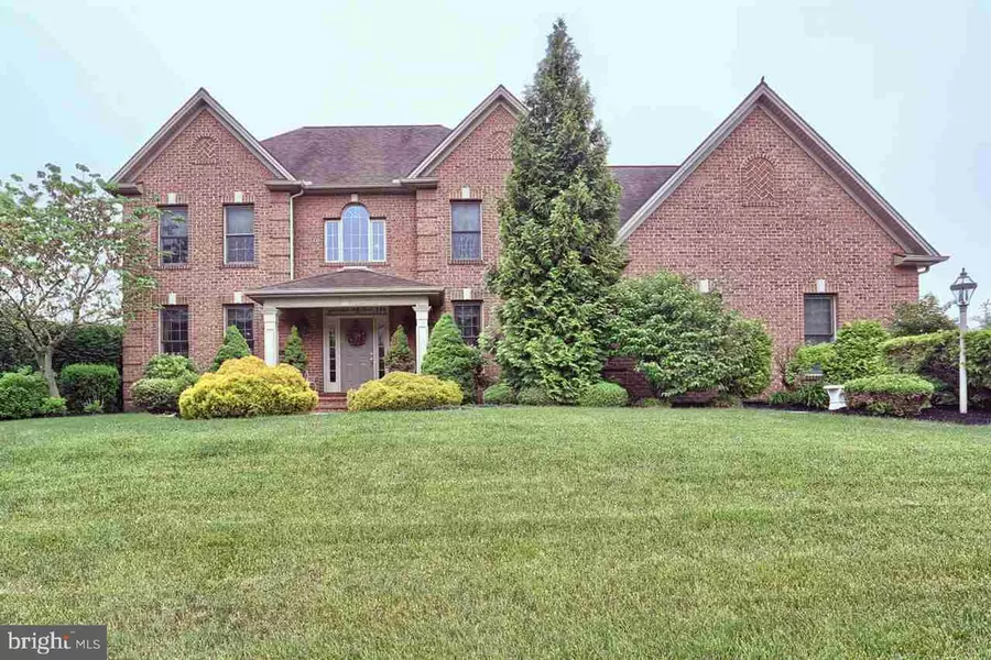 4 CHERISH DR, Camp Hill, PA 17011