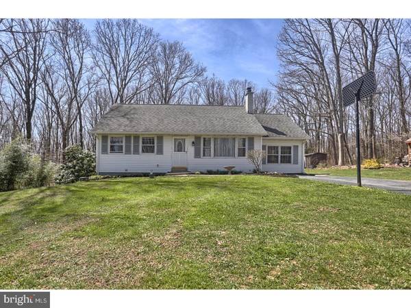 5260 HONEYSUCKLE LN, New Holland, PA 17557