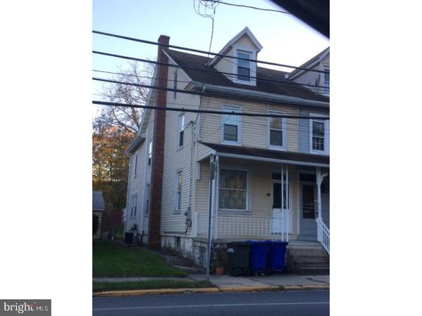 62 E HIGH ST, Womelsdorf, PA 19567