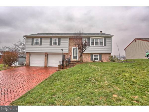 649 ANNE DR, Wernersville, PA 19565