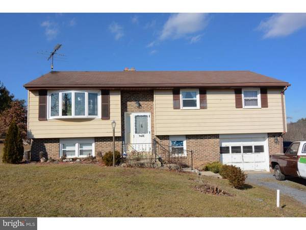 168 MANOR DR, Mohrsville, PA 19541