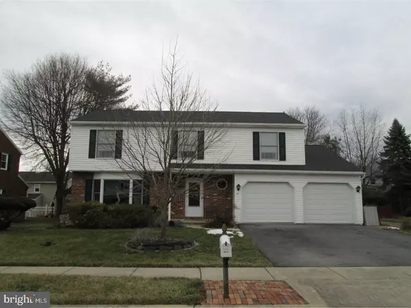 817 APPLE DR, Wyomissing, PA 19610