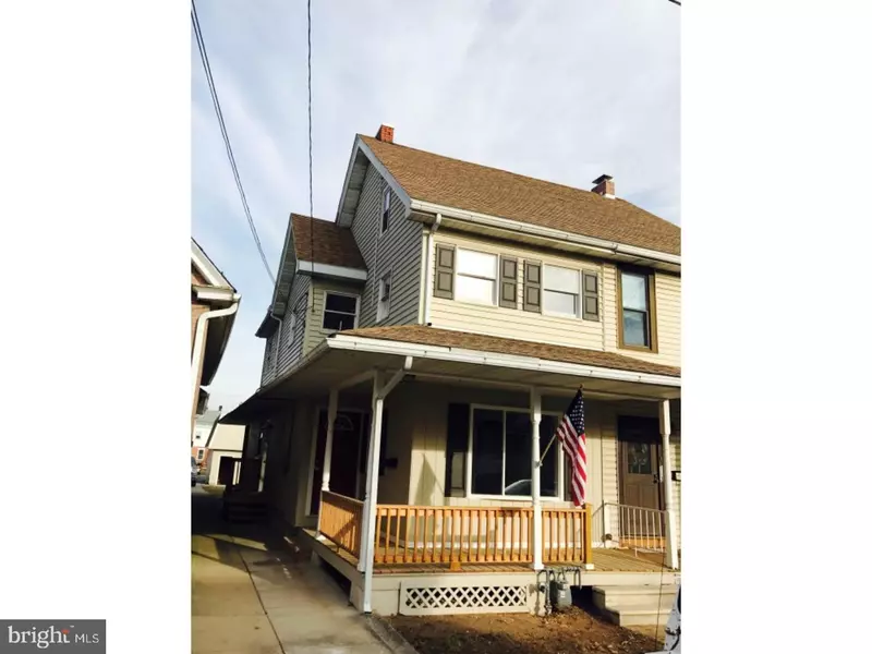 111 E LOCUST ST, Fleetwood, PA 19522