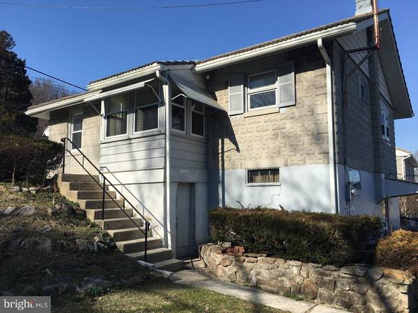 3315 PRICETOWN RD, Fleetwood, PA 19522