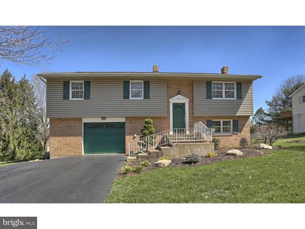 105 CHARLES BLVD, Sinking Spring, PA 19608