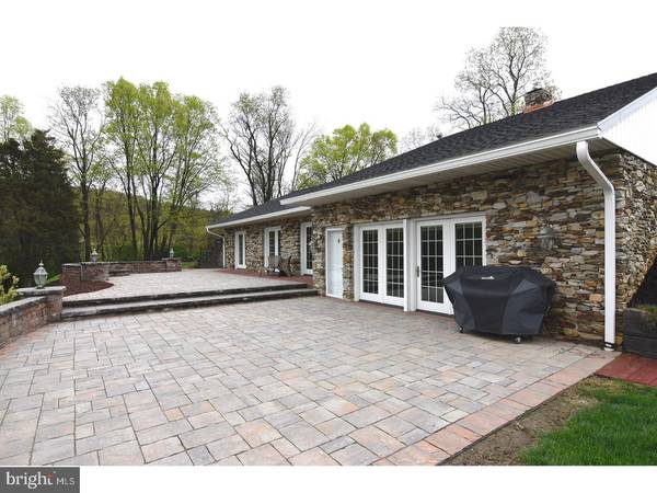 84 SCULL HILL LOOP RD, Bernville, PA 19506