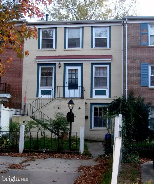 4413 SCARBOROUGH SQ, Alexandria, VA 22309