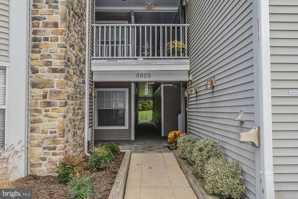 5605 WILLOUGHBY NEWTON DR #32, Centreville, VA 20120