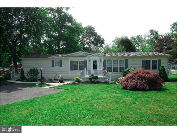 2 HICKORY DR, Quakertown, PA 18951