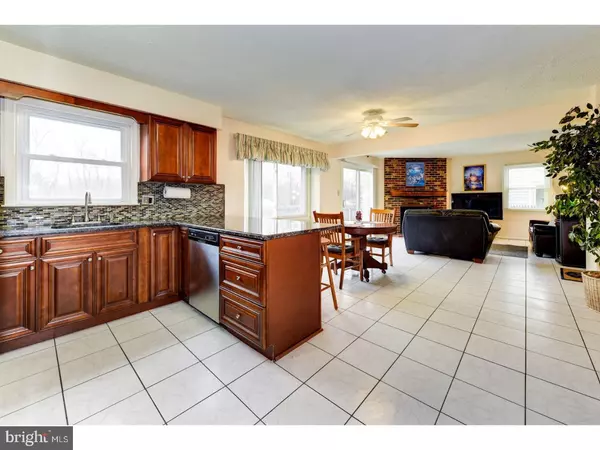 Mount Laurel, NJ 08054,174 KNOTTY OAK DR